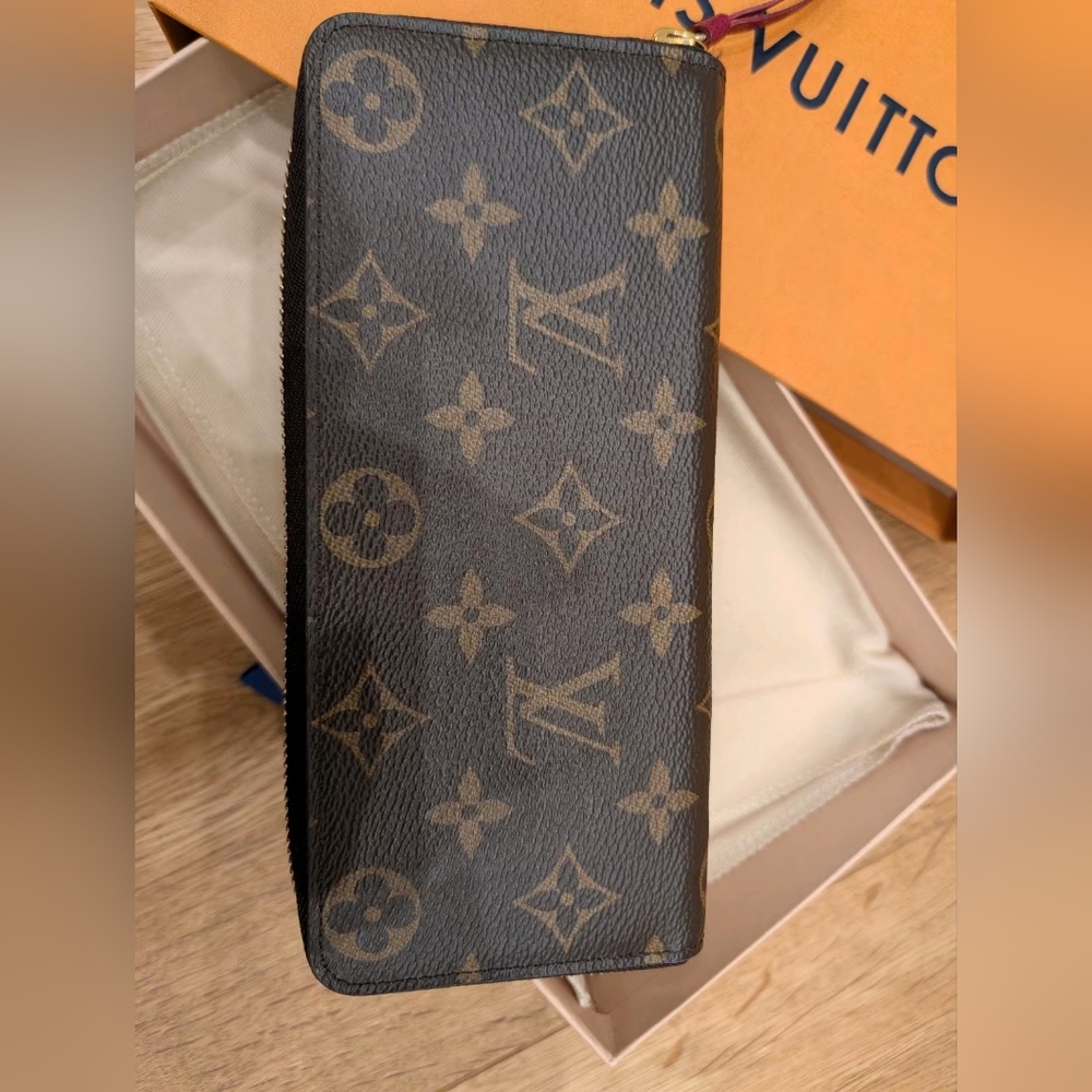Louis Vuitton Clémence Wallet - Picture 5 of 10